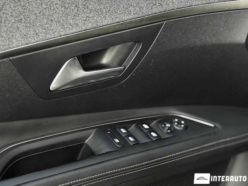 Peugeot 3008 9 peugeot 3008 2019