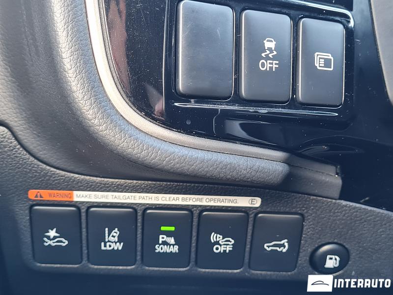 Mitsubishi Outlander 16 mitsubishi outlander 2020