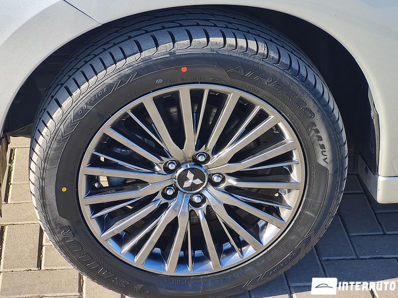 Mitsubishi Outlander 23 mitsubishi outlander 2020