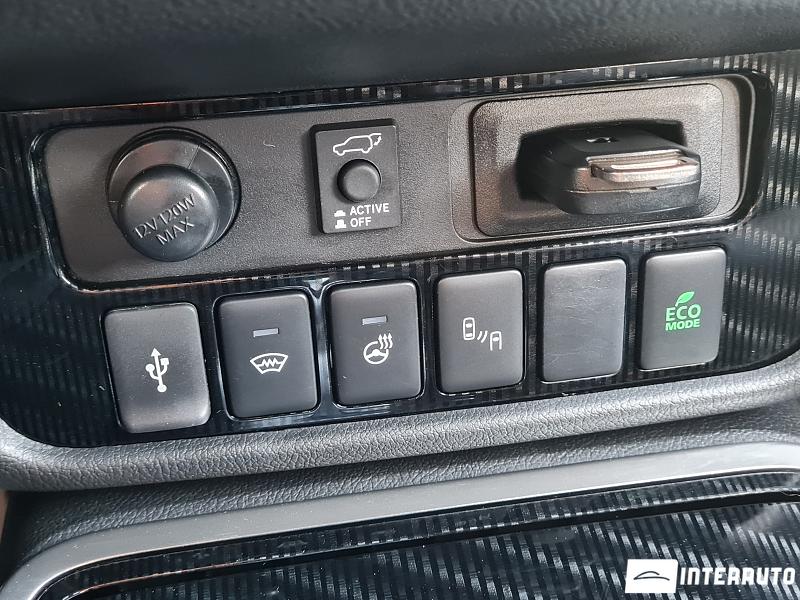 Mitsubishi Outlander 15 mitsubishi outlander 2020