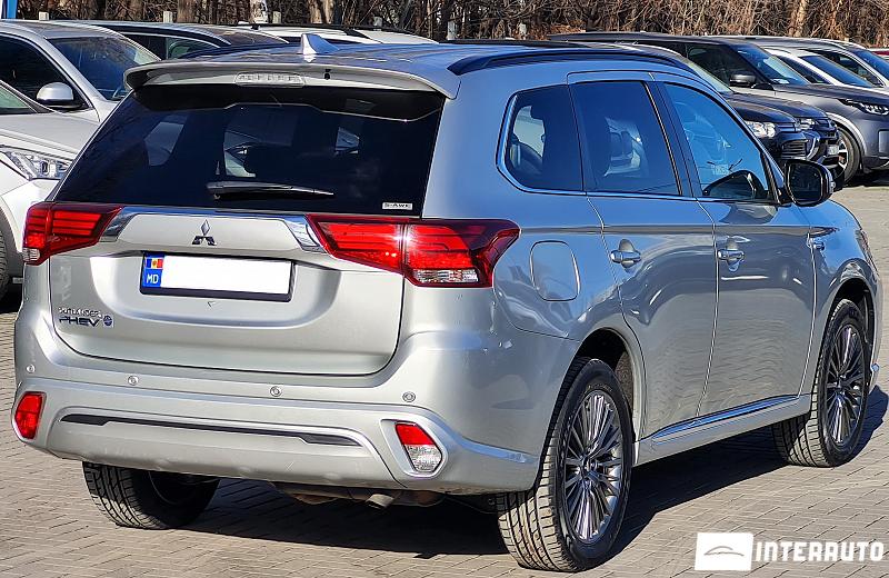 Mitsubishi Outlander 4 mitsubishi outlander 2020