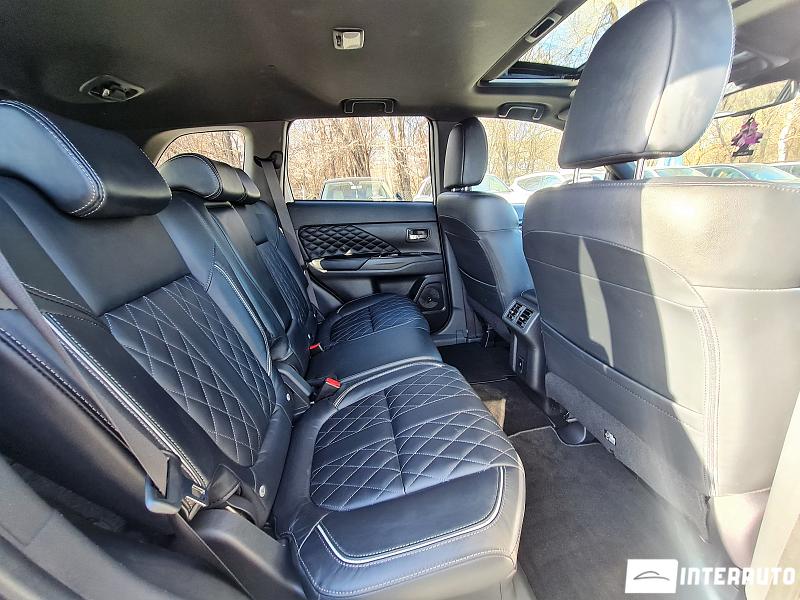 Mitsubishi Outlander 9 mitsubishi outlander 2020