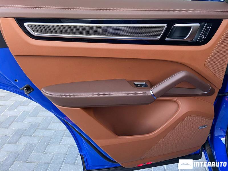 Porsche Cayenne E-Hybrid Coupe 21 porsche cayenne e-hybrid coupe 2023