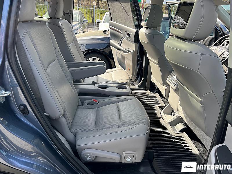 Toyota Highlander 19 toyota highlander 2014