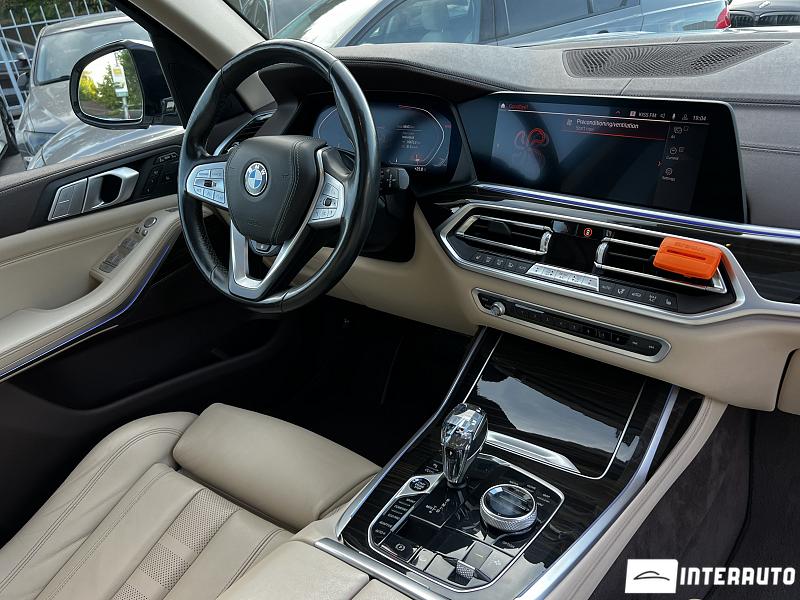 BMW X7 4.0i 8 bmw x7 4.0i 2019