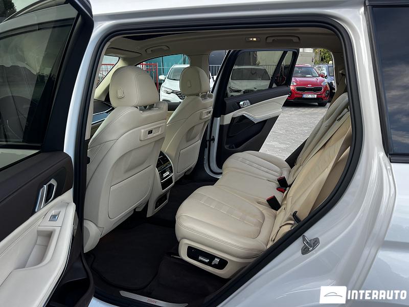 BMW X7 4.0i 6 bmw x7 4.0i 2019