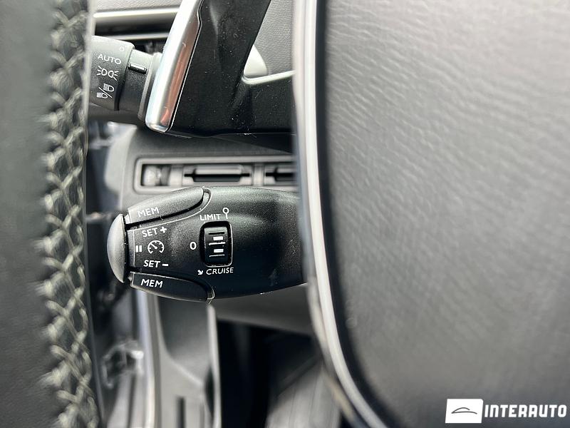 Peugeot 3008 12 peugeot 3008 2018