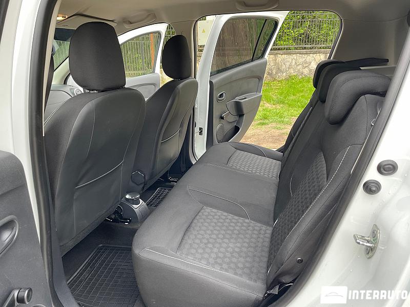 Dacia Sandero 8 dacia sandero 2013