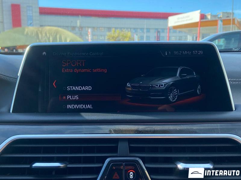 BMW 740e 9 bmw 740e 2016