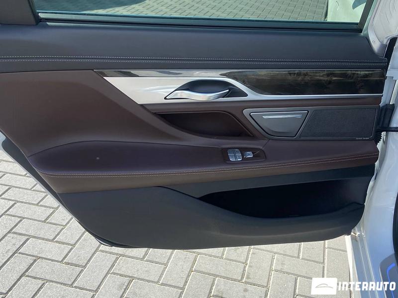 BMW 740e 17 bmw 740e 2016