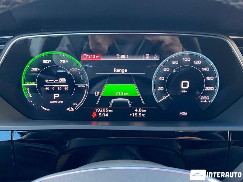 Audi E-tron 11 audi e-tron 2022