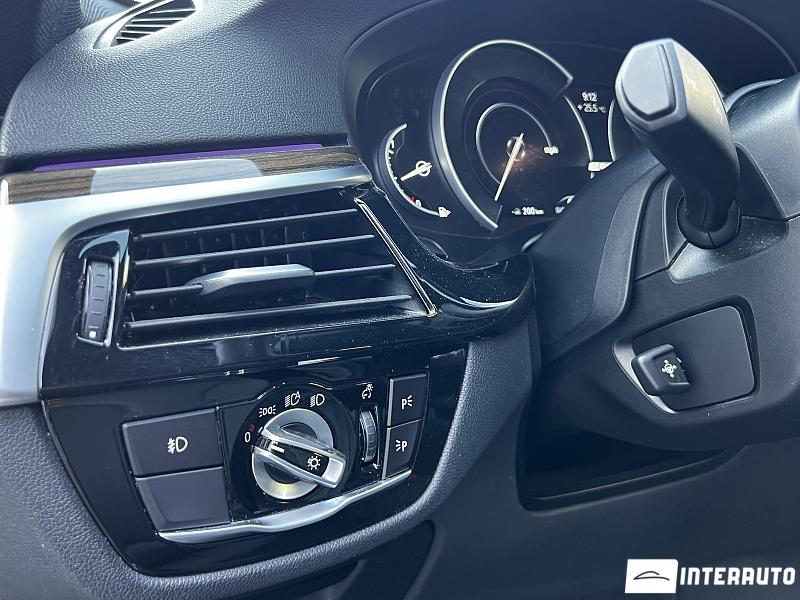 BMW 530e 14 bmw 530e 2018