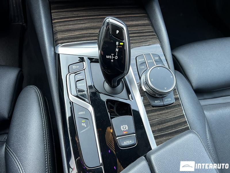 BMW 530e 12 bmw 530e 2018