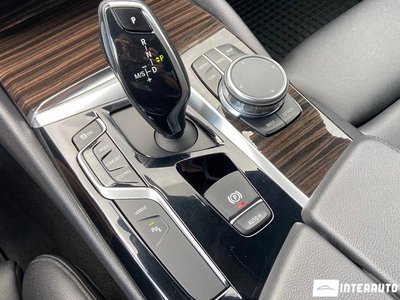 BMW 530e 15 bmw 530e 2018