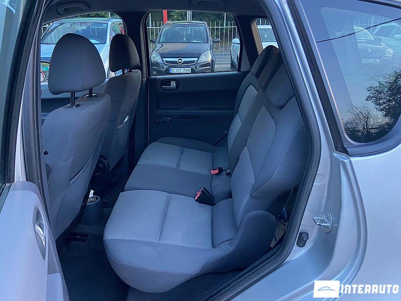 Mitsubishi Colt 15 mitsubishi colt 2006