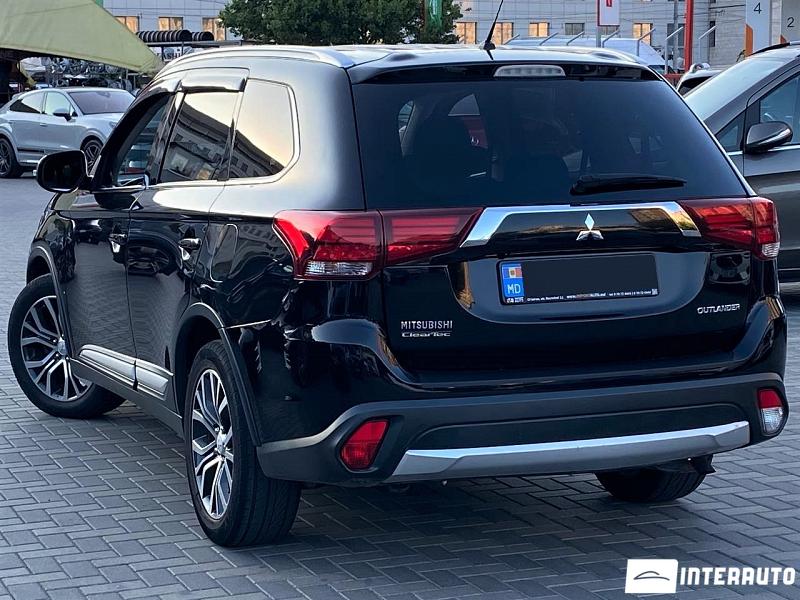 Mitsubishi Outlander 2 mitsubishi outlander 2016