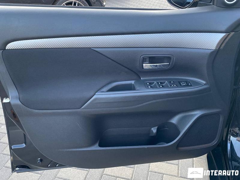 Mitsubishi Outlander 5 mitsubishi outlander 2016