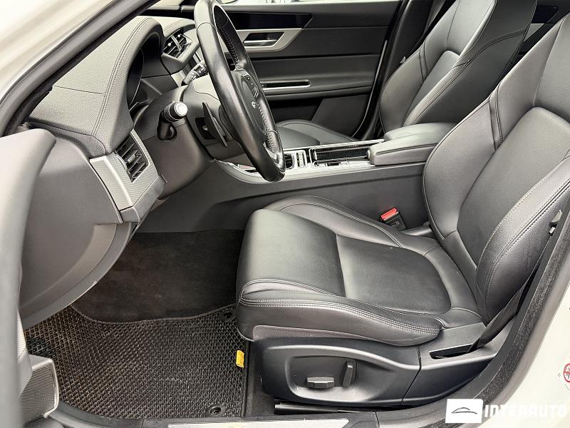 Jaguar XF 8 jaguar xf 2017
