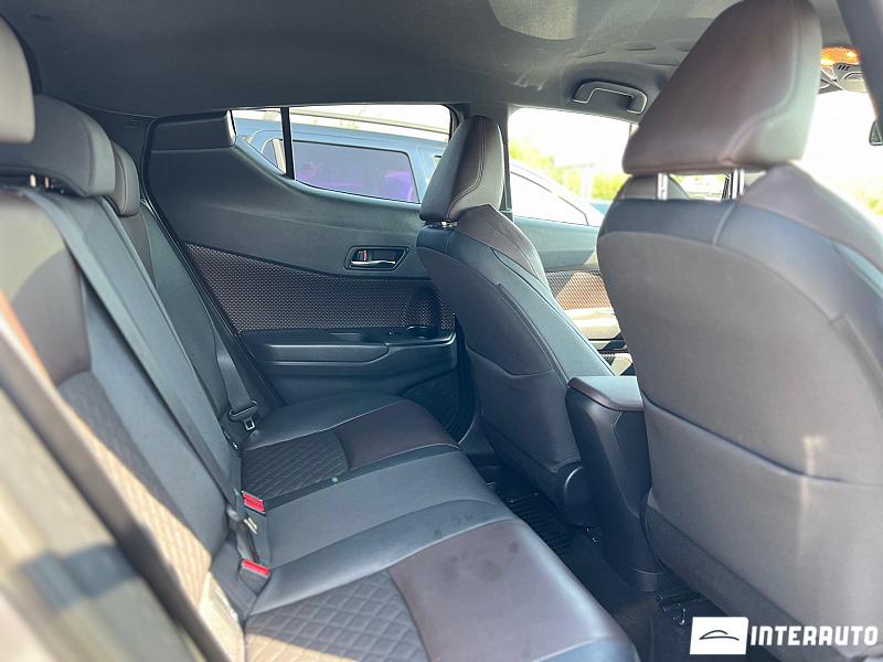 Toyota C-HR 10 toyota c-hr 2017