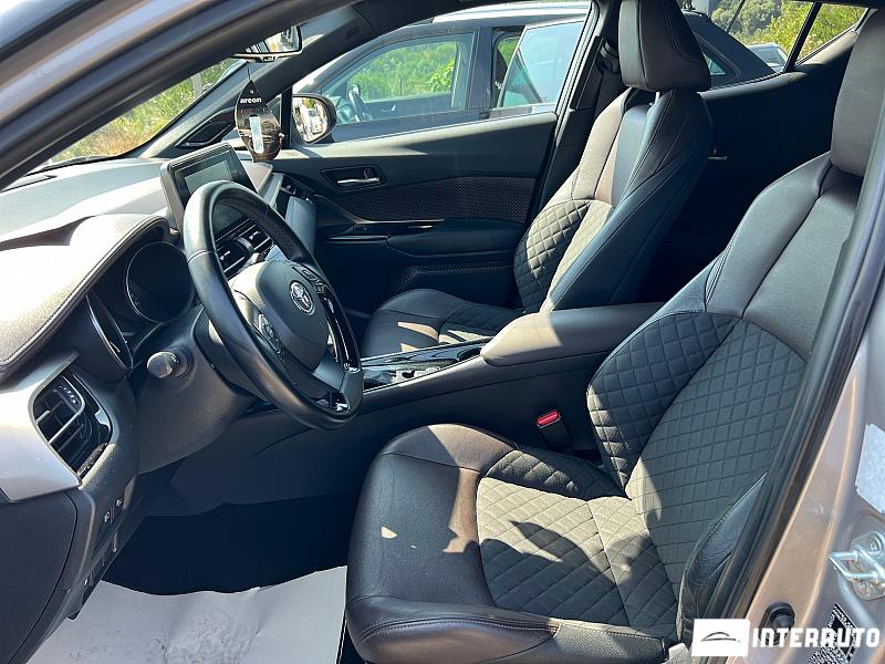 Toyota C-HR 6 toyota c-hr 2017