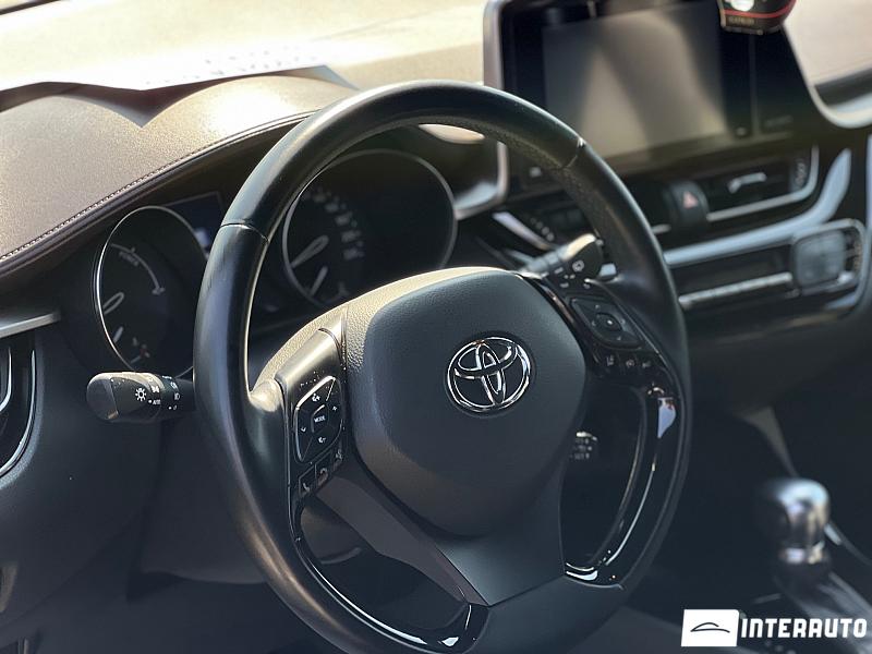 Toyota C-HR 7 toyota c-hr 2017