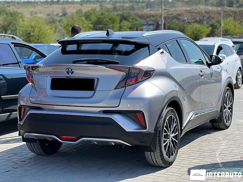 Toyota C-HR 2 toyota c-hr 2017