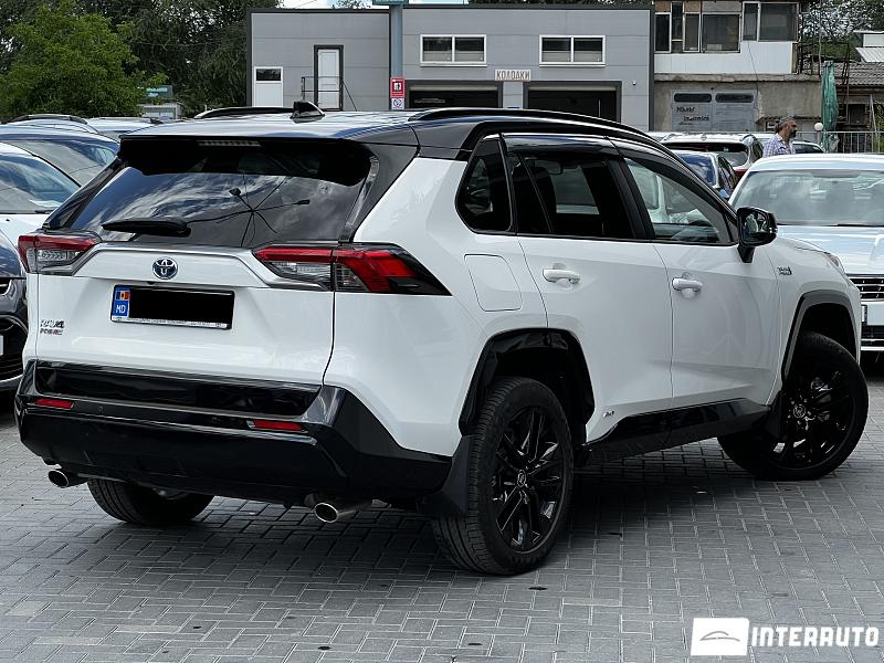 Toyota Rav-4 2 toyota rav-4 2021