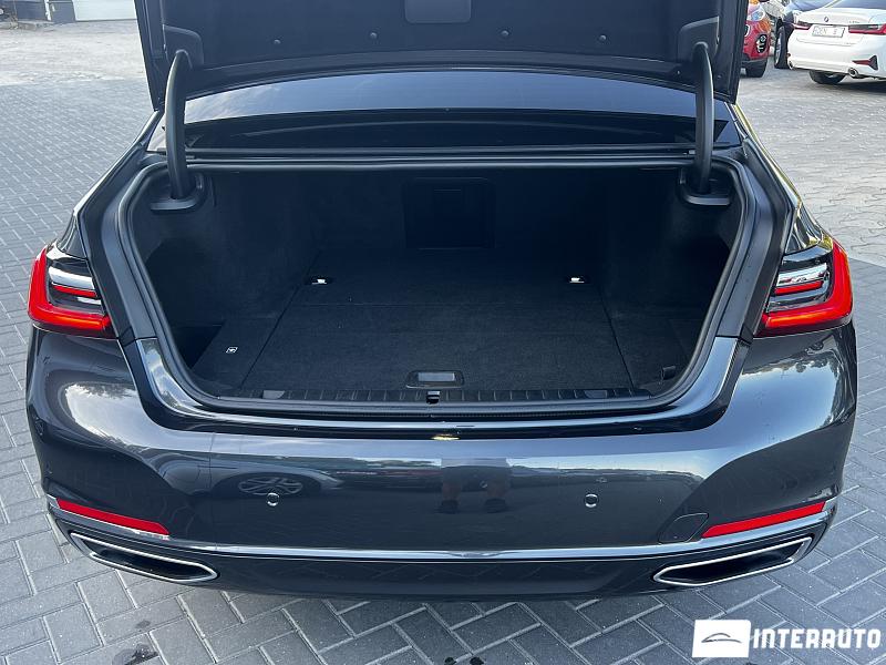 BMW 745e 26 bmw 745e 2020