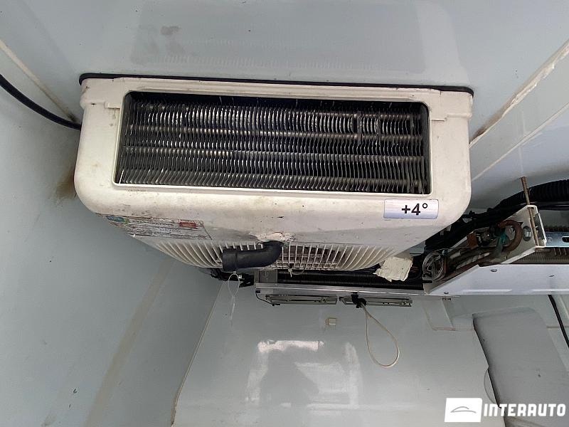 Volkswagen Caddy Maxi 12 volkswagen caddy maxi 2015