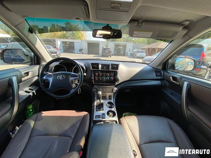 Toyota Highlander 8 toyota highlander 2011