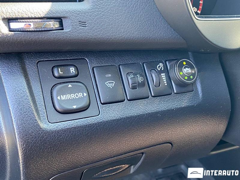 Toyota Highlander 11 toyota highlander 2011