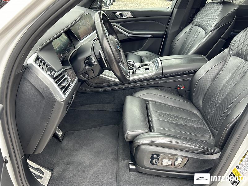 BMW X7 4.0i 9 bmw x7 4.0i 2020