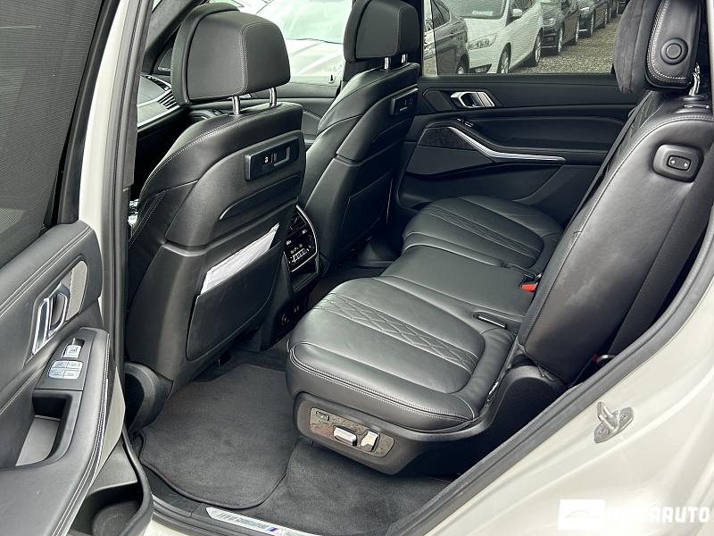 BMW X7 4.0i 21 bmw x7 4.0i 2020