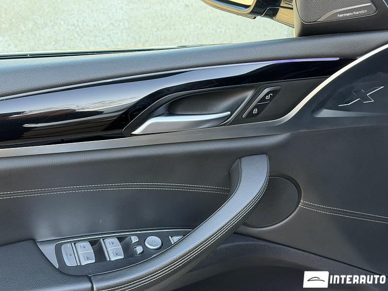 BMW X4 2.0D 6 bmw x4 2.0d 2018