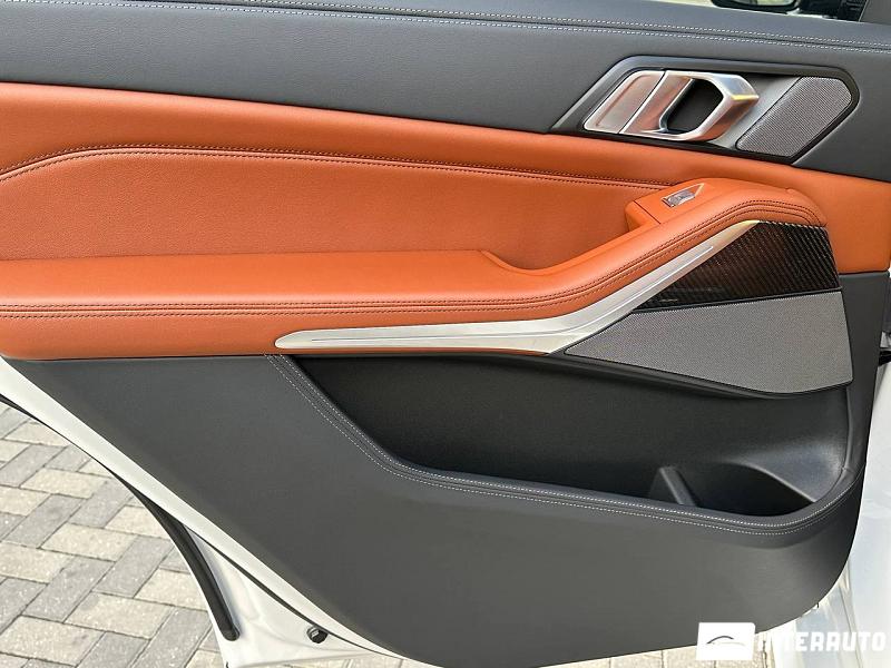 BMW X7 4.0i 21 bmw x7 4.0i 2023