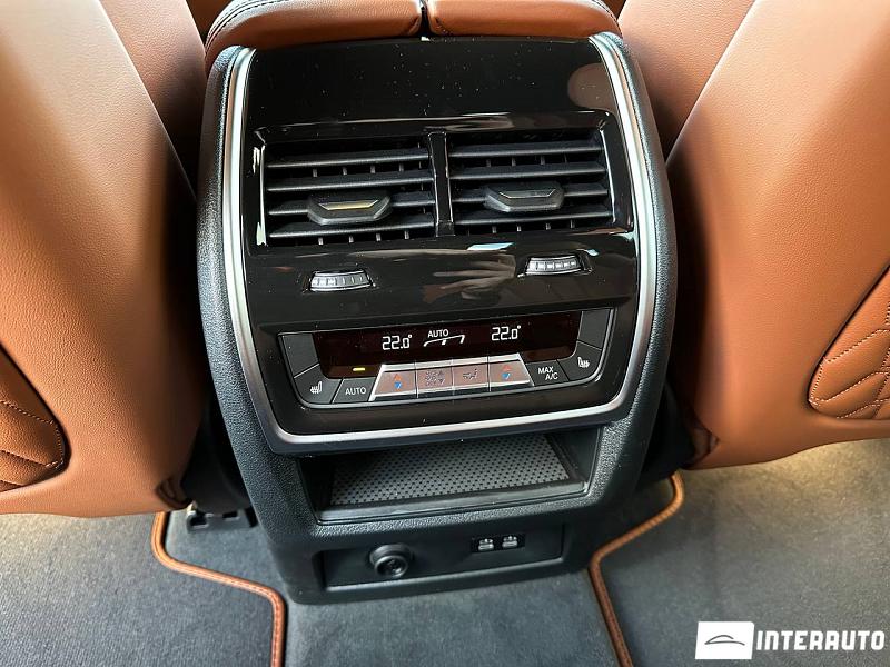 BMW X7 4.0i 22 bmw x7 4.0i 2023