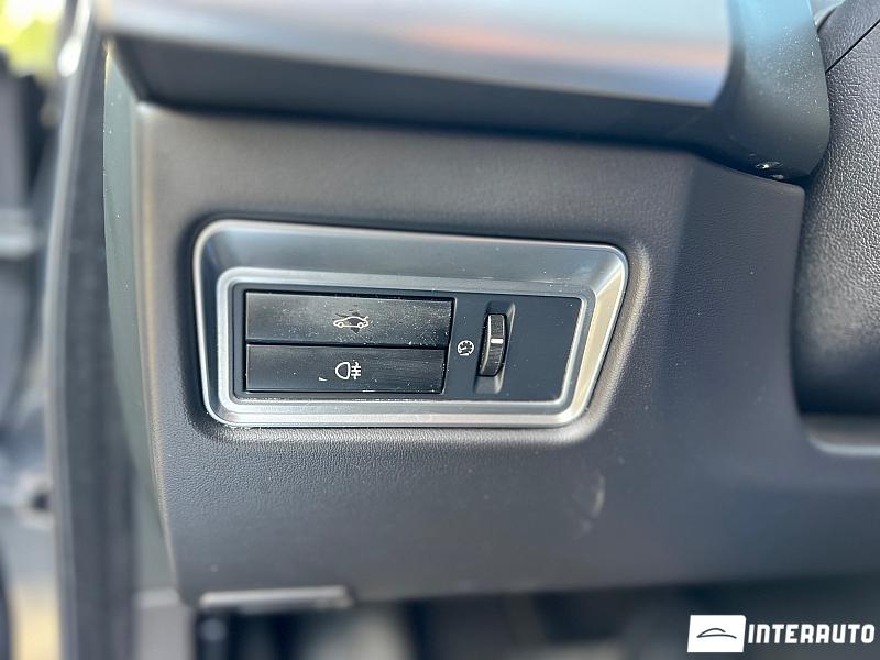 Jaguar XF 8 jaguar xf 2012