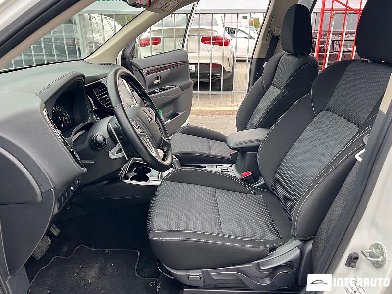 Mitsubishi Outlander 5 mitsubishi outlander 2020