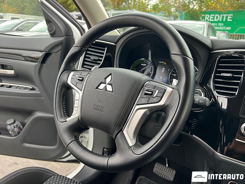 Mitsubishi Outlander 8 mitsubishi outlander 2020