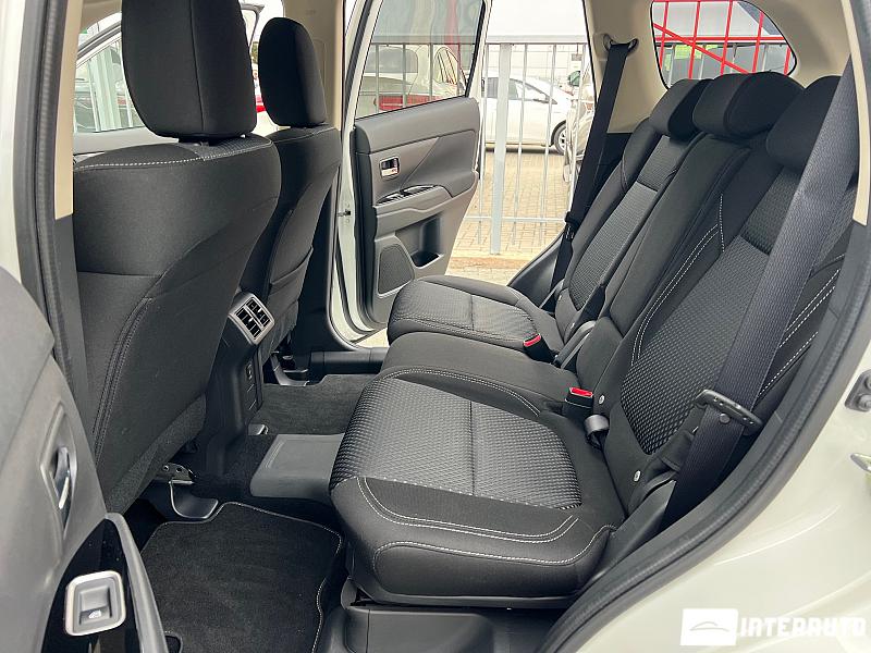 Mitsubishi Outlander 18 mitsubishi outlander 2020