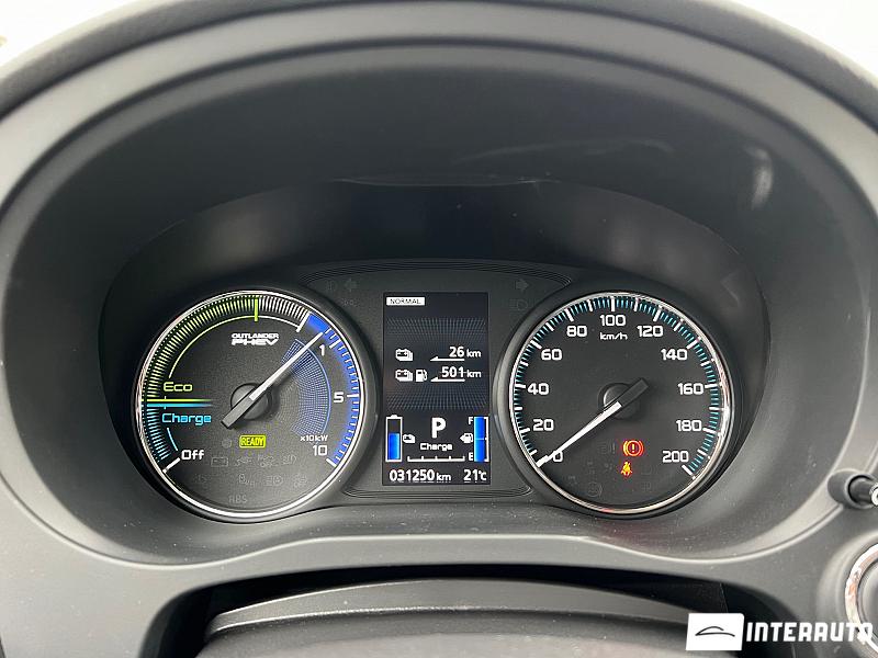 Mitsubishi Outlander 10 mitsubishi outlander 2020