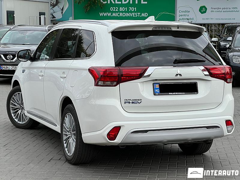 Mitsubishi Outlander 4 mitsubishi outlander 2020