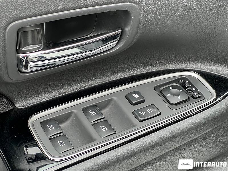 Mitsubishi Outlander 16 mitsubishi outlander 2020