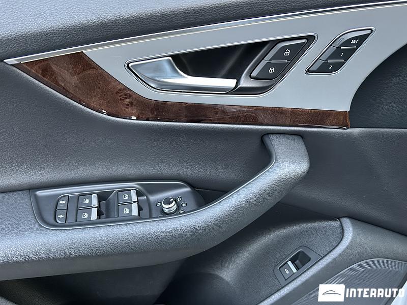 Audi Q7 8 audi q7 2017