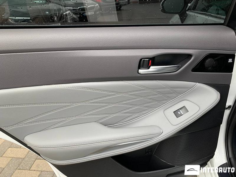 Toyota Avalon 26 toyota avalon 2019