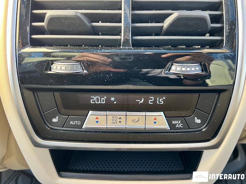 BMW X5 4.0i 22 bmw x5 4.0i 2020