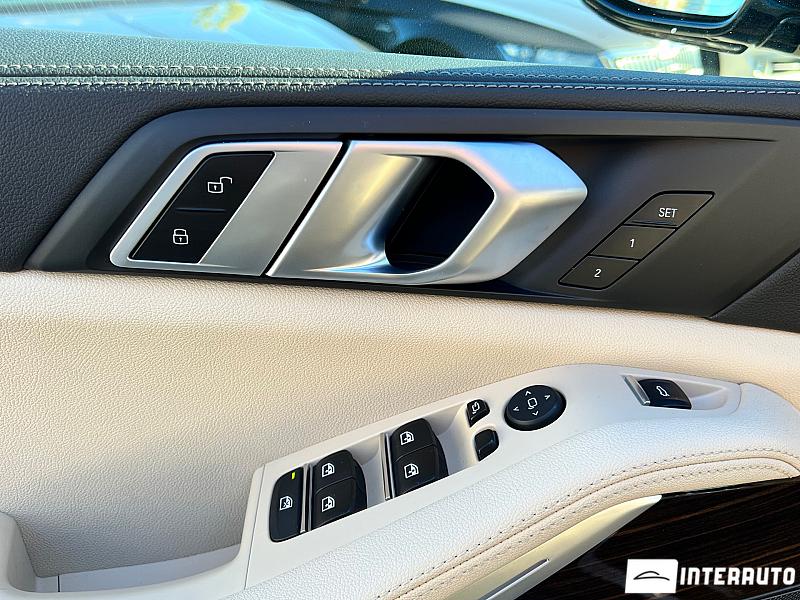 BMW X5 4.0i 20 bmw x5 4.0i 2020