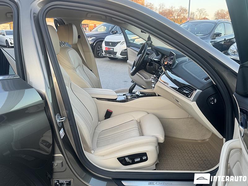 BMW 530e 16 bmw 530e 2019