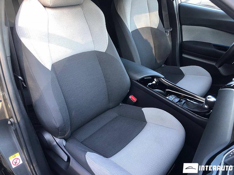 Toyota C-HR 6 toyota c-hr 2019