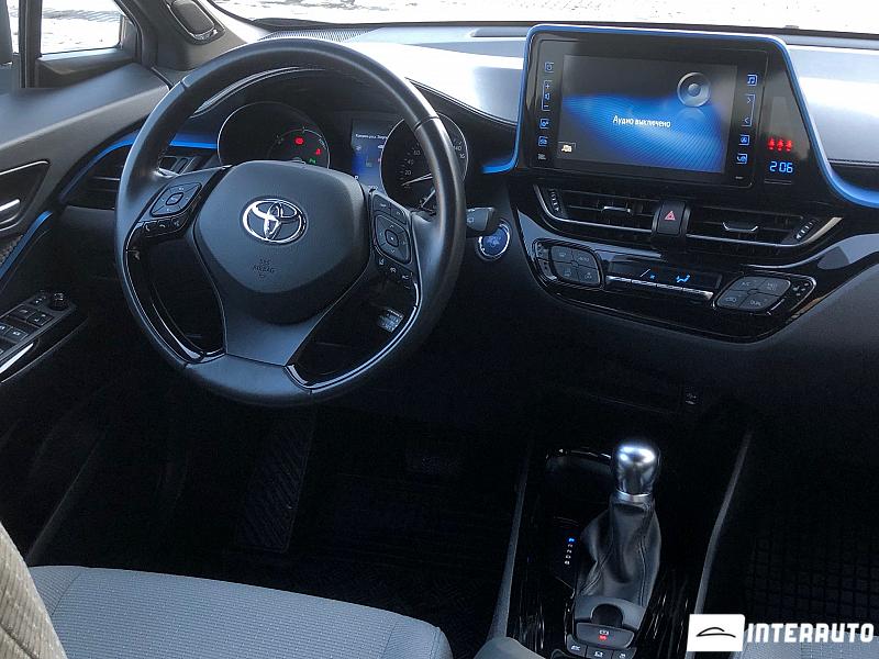 Toyota C-HR 10 toyota c-hr 2019